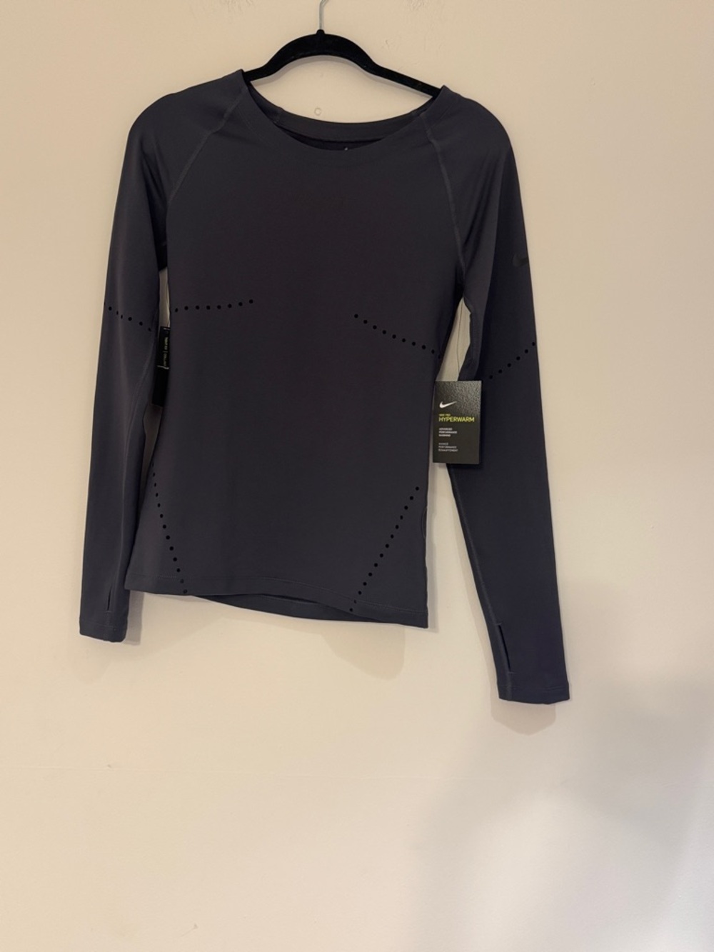 NIKE PRO HYPERWARM TIGHT FIT
TRAINING GYM LONG SLEEVE TOP
